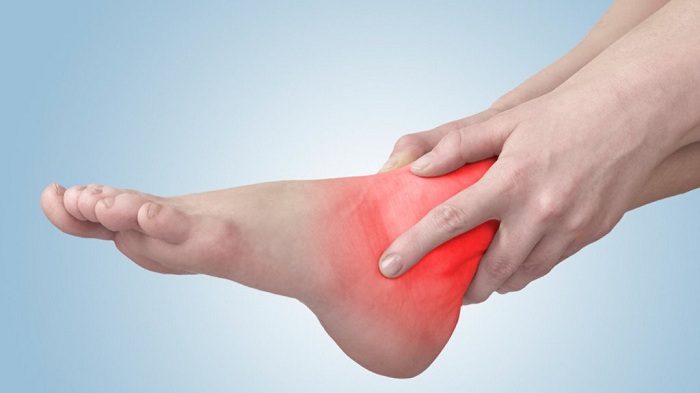 triệu chứng của bệnh viêm khớp cổ chân