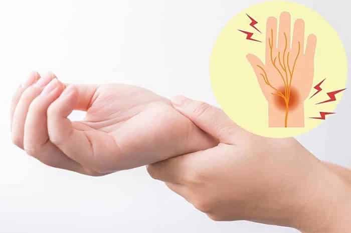đau cổ tay có thể là dấu hiệu bệnh lý