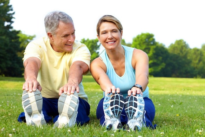 luyện tập thể dục là cách chữa bệnh vôi hóa cột sống hiệu quả