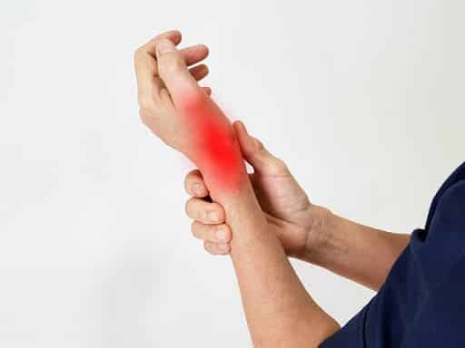 cách chữa đau cổ tay tại nhà