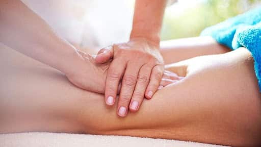 Massage chữa đau nhức xương khớp